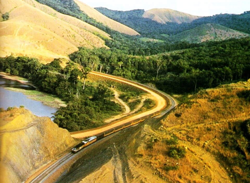 africa central, caminho de ferro.jpg