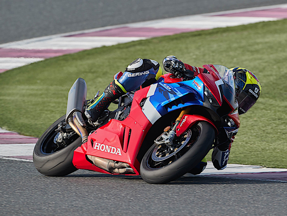 Nova Honda CBR 1000RR-R chega ao País mais potente e esportiva