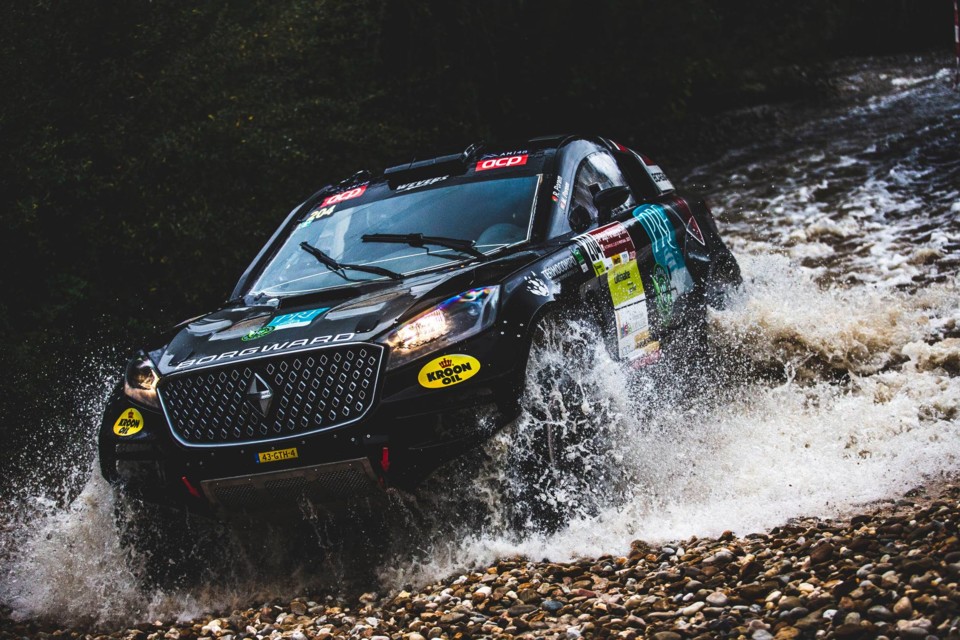 Borgward BX7 DKR da Borgward Rally Team (14).jpg Borgward BX7 DKR da Borgward Rally Team (14).jpg