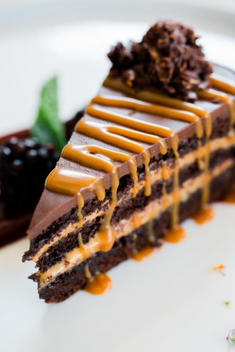 chocolate-cake-with-toffee-sauced-drizzled-over_44