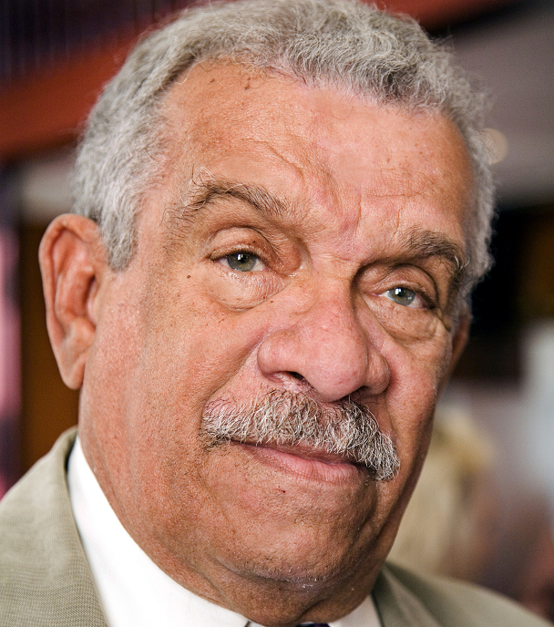 Derek Walcott.png