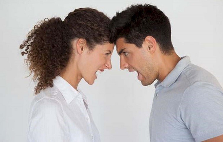 discussão familiar.jpg