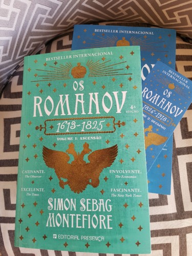livro romanov.jpg