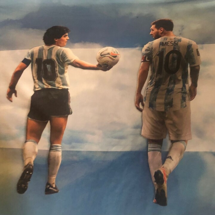 maradona e messi 3.jpg