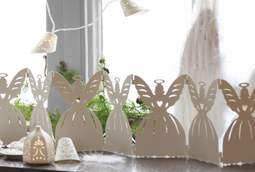 20162_snsr02a_holiday_decorative_lighting_PH129707