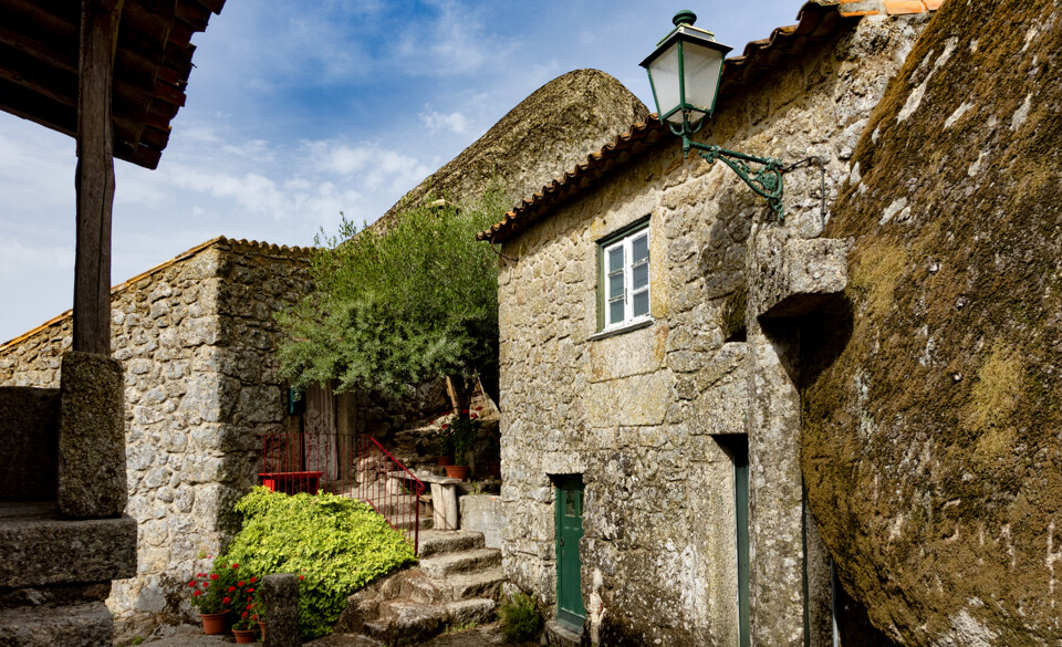 Pormenor do casario em Monsanto02.jpg