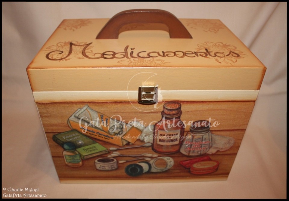 Caixa de medicamentos Remédios MilagrososV-1.JPG
