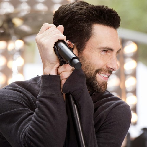 Adam Levine And Maroon 5 Crash Weddings For -Sugar Adam Levine And Maroon 5 Crash Weddings For -Sugar
