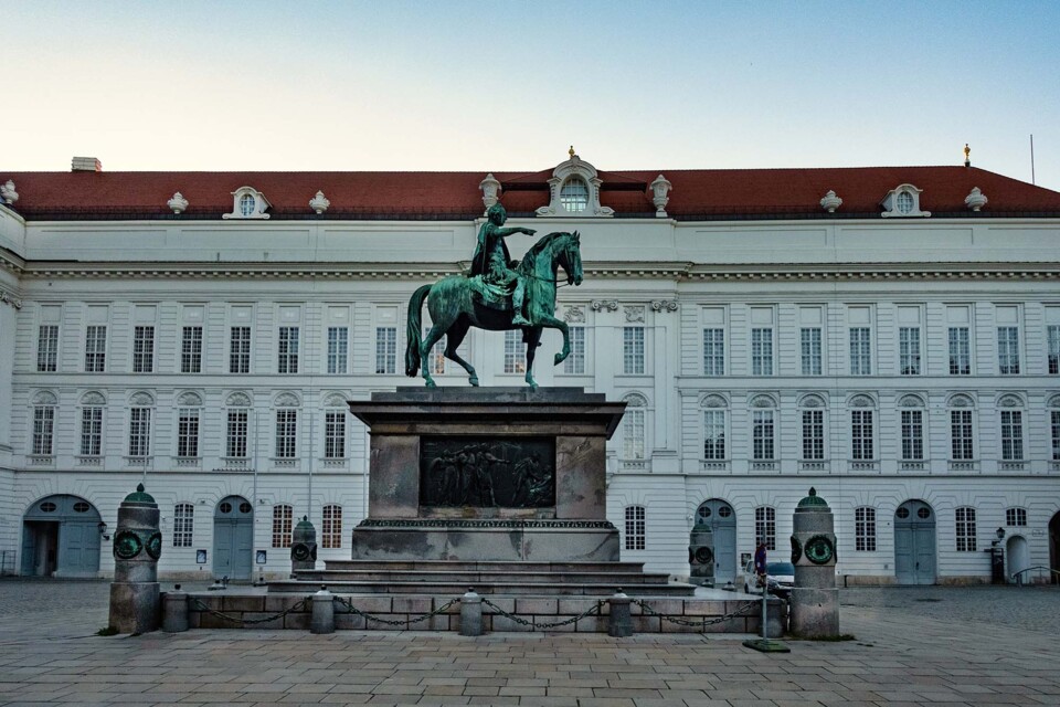 Viena Biblioteca_genErase.jpg