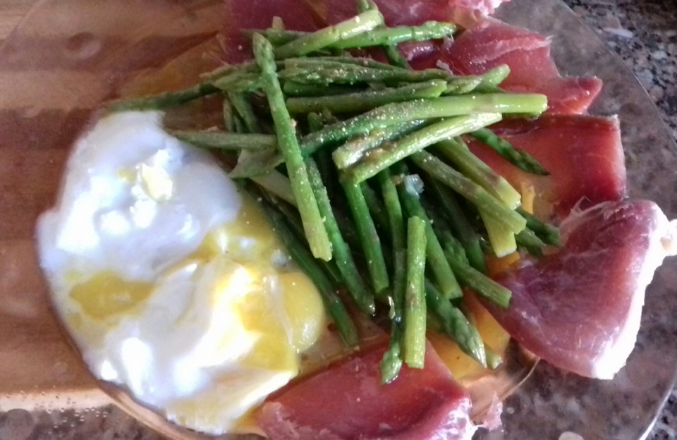 espargos, presunto e ovos.jpg