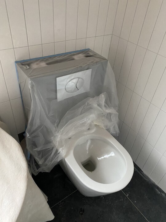 bathroom-toilet-v1.jpg