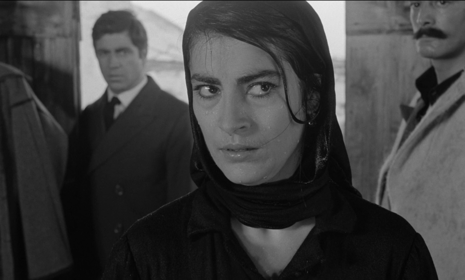 irene-papas-zorba-kafenio-scene.png