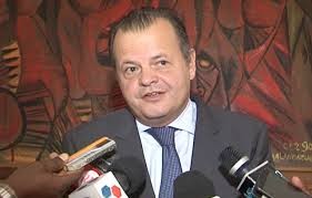 rodrido embaixador.jpg