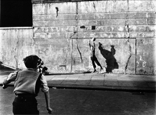 Roger Mayne Footballer and shadow, 1956.jpg