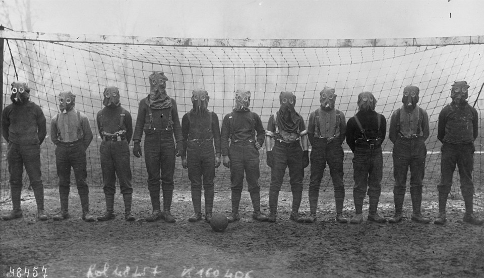 British_soccer_team_with_gas_masks,_1916.jpg