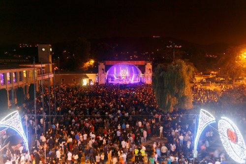 Concertos na Praça 25 de Abril de Augusto Canári