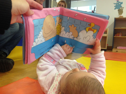 maria na biblioteca.jpg