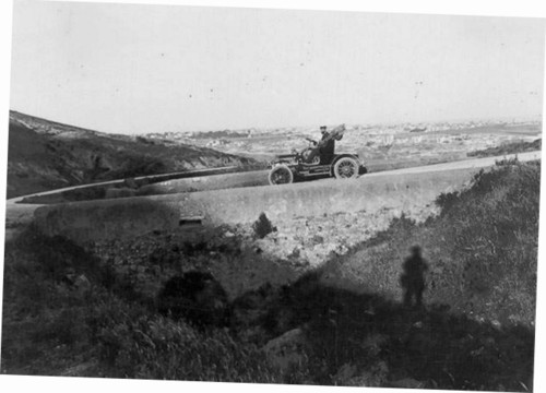 Corrida em rampa, da Ponte Nova à Cruz das Oliveiras (Joshua Benoliel, 1910)