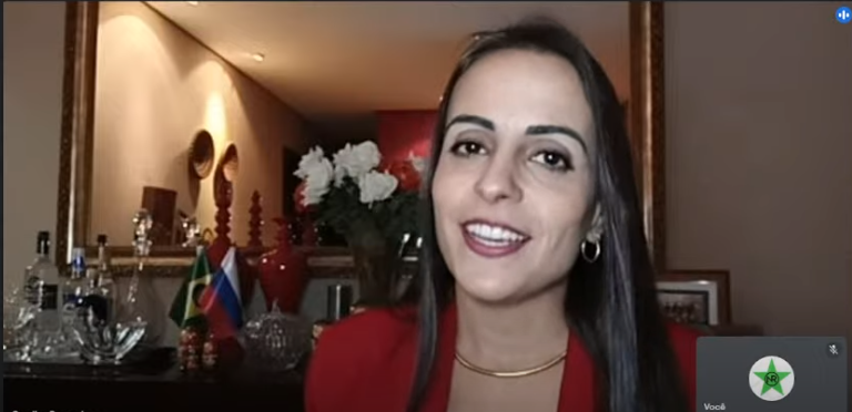 Entrevista com Carolina Bernardes, Cônsul da Rús