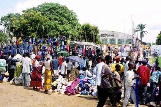 Nampula, feira pau preto.jpg