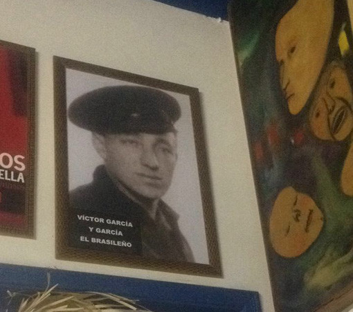 541 - 2 vic-bras.jpg 541 - 2 vic-bras.jpg