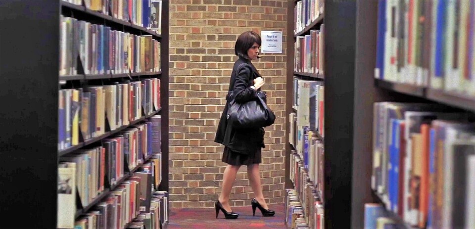 MV5BOTMwNzEyMGEtMWI1NS00Y2M0LTliNzUtNDY0NTBlZmY0Mz