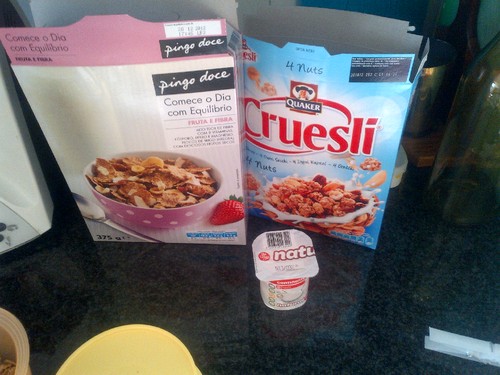 cereais e iogurte