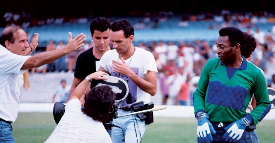 pele-nos-bastidores-da-filmagem-de-os-trapalhoes-e