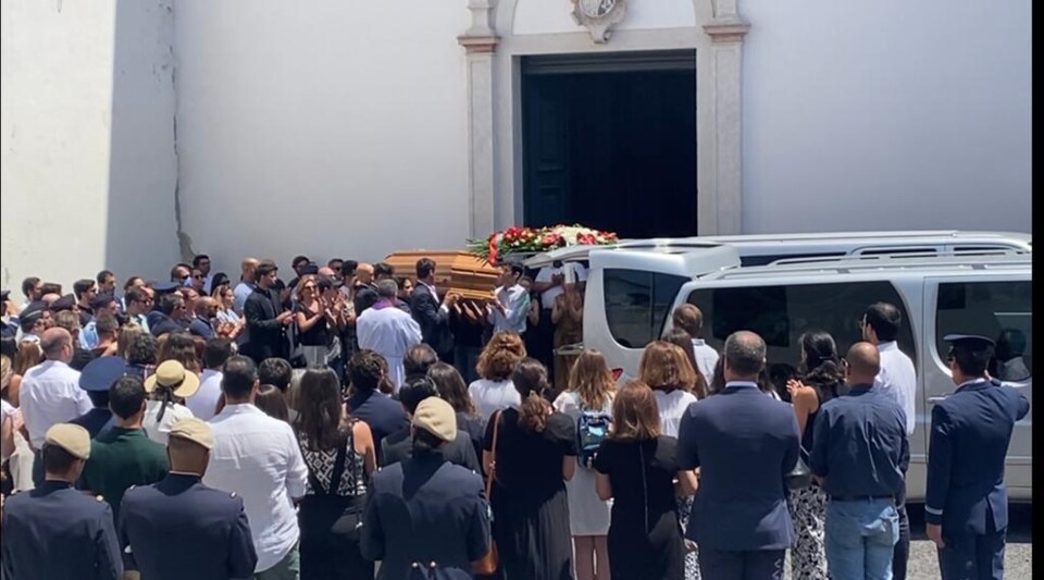 funeral-piloto-foto-liliana-monteiro1606302cdefaul