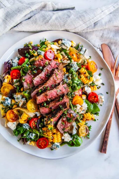 Balsamic-Steak-Gorgonzola-Salad-with-Grilled-Corn-
