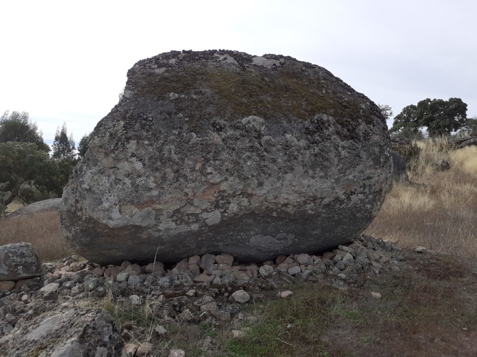 Pedra Parideira. Foto Original. 2021.10.09.jpg