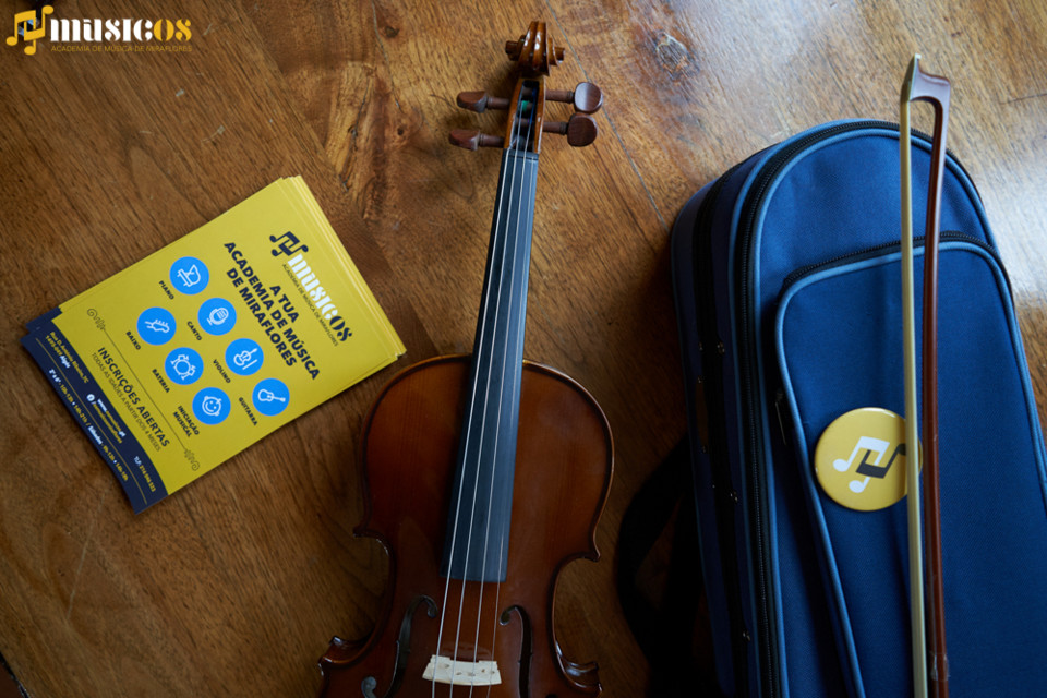 Os Músicos - Academia de Música de Miraflores 