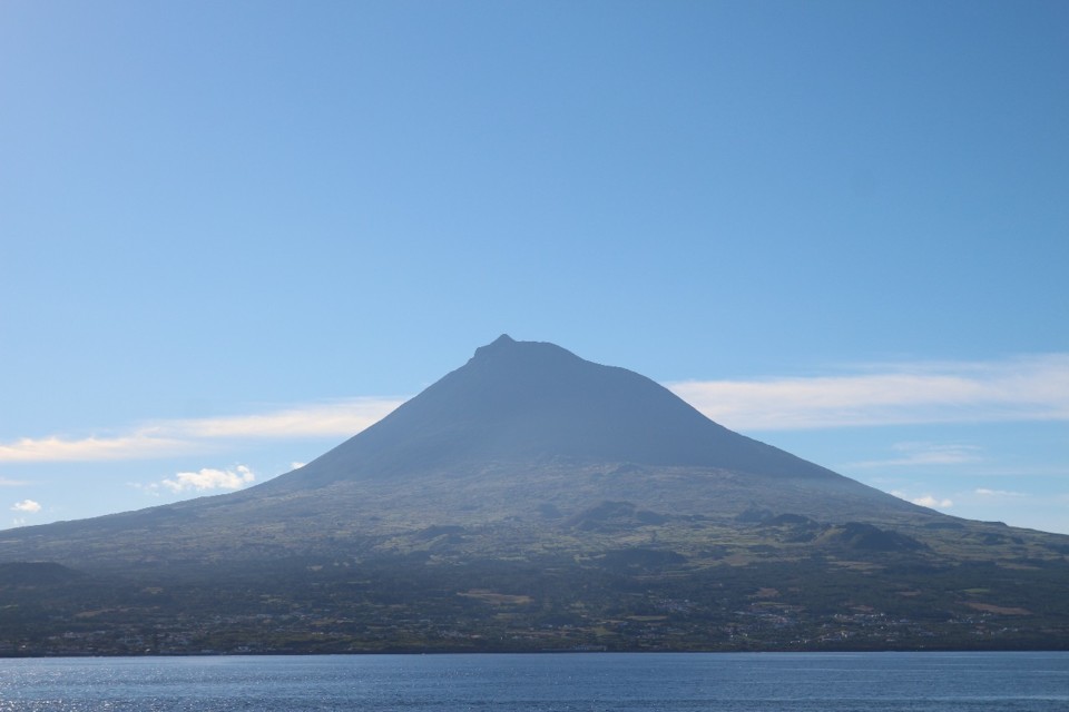 Açores: os moinhos de vento da ilha do Pico - Portugal - SAPO