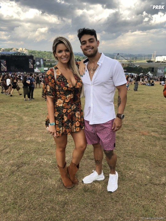 268003-ate-os-casais-estavam-arrasando-no-lolla-95 268003-ate-os-casais-estavam-arrasando-no-lolla-95