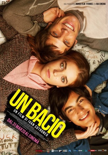 Un-bacio-poster.jpg Un-bacio-poster.jpg