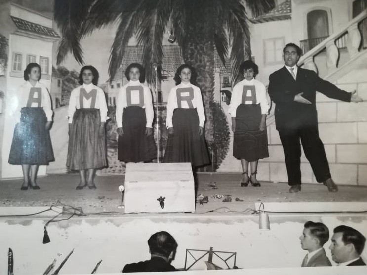 Qd. foi apresentada a marcha Recordando Amora. Ao Qd. foi apresentada a marcha Recordando Amora. Ao