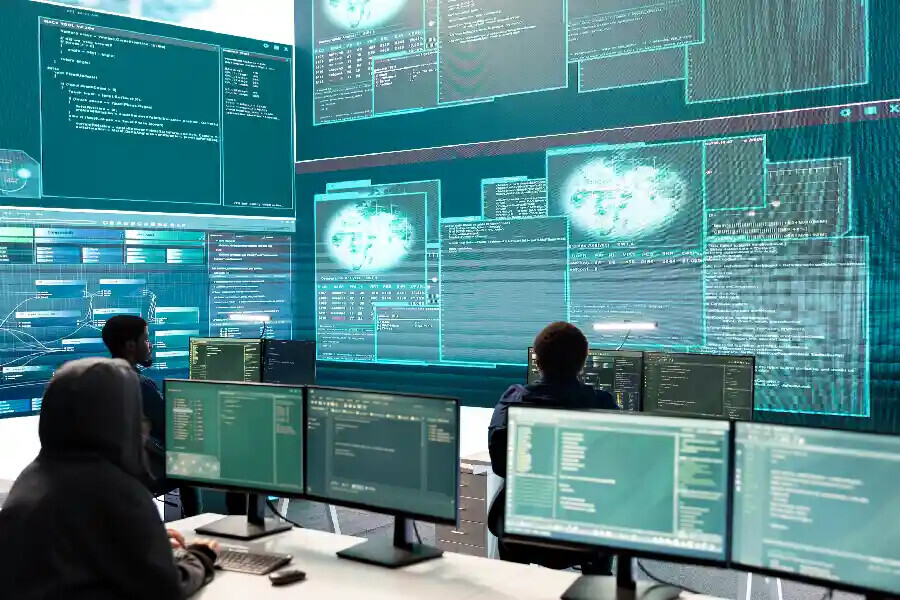 Cyber Warfare Operations: a resposta adequada às ameaças invisíveis do ciberespaço