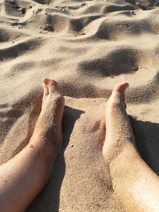 pé na areia.jpg
