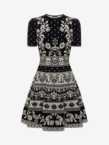 Alexander Mcqueen4.jpg Alexander Mcqueen4.jpg