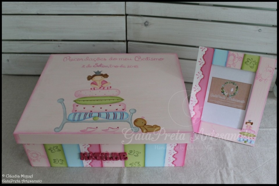 Caixa grande de batizado e moldura Princesa e a Er