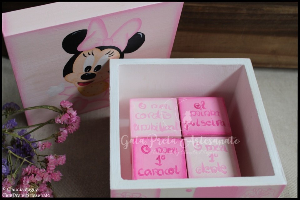 Caixa recordações bebé Baby Pearl Minnie5.JPG