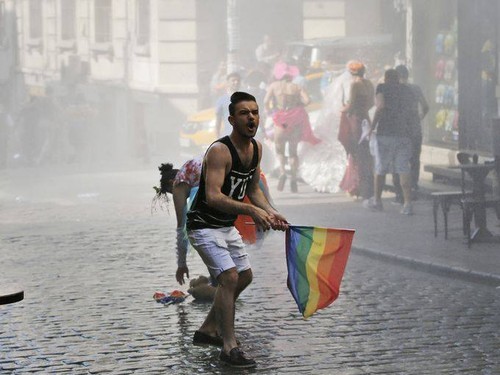Istambul Pride 2015.jpeg