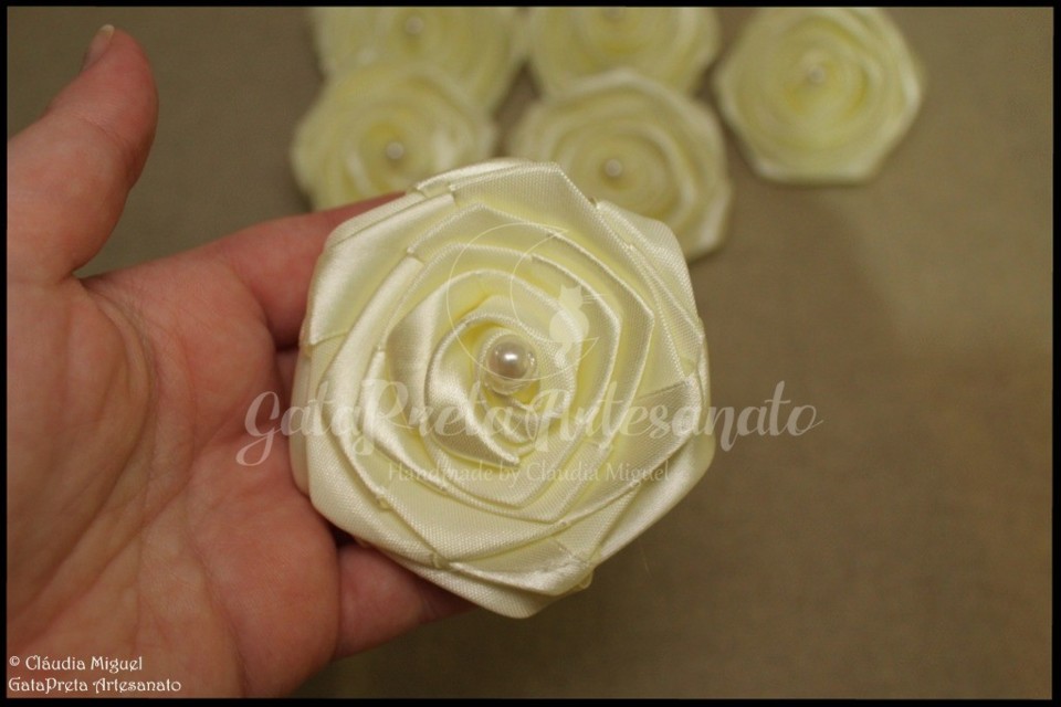 Flores lapela Golden Moment3.JPG