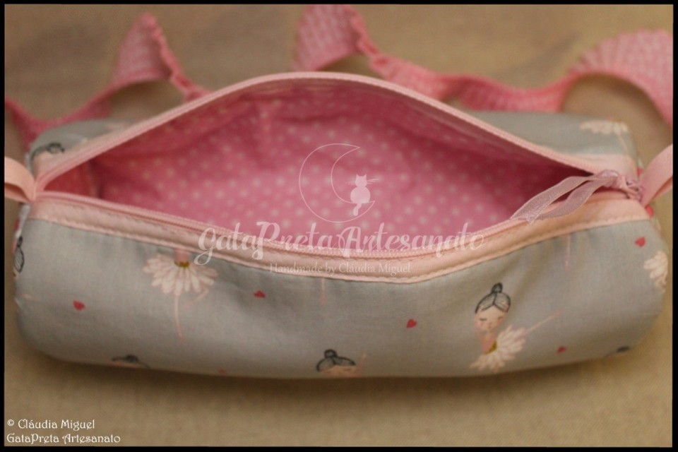 Estojos cilíndricos Bailarinas e Unicórnios7.JPG