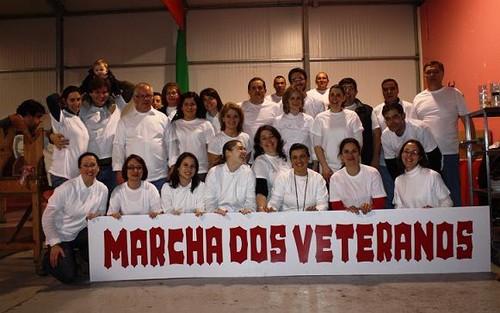 Os resistentes...já pela noite dentro.