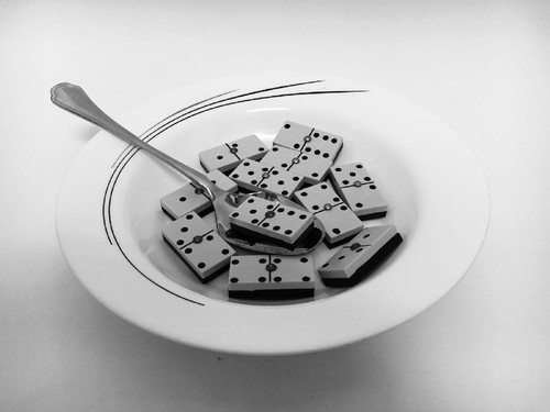 chema-madoz-sopa-domino.jpg