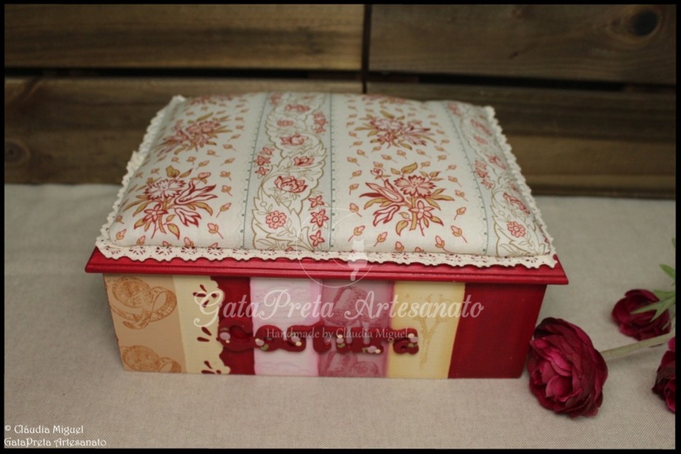 Caixa de costura Burgundy FlowersII-1.JPG