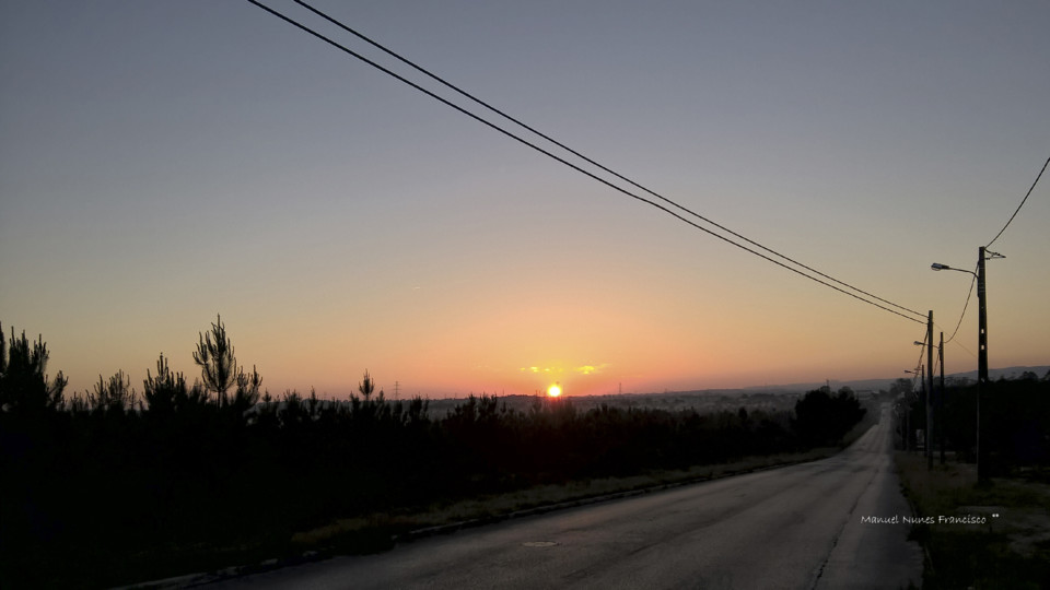 Ao Nascer-do-Dia sobre Q.ta do Conde.jpg