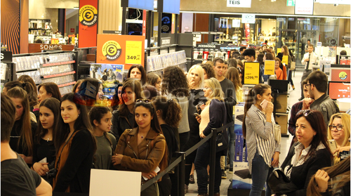 Houve pessoas a esperar cerca de duas horas