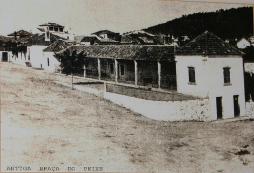 62 a2 - praça peixe lg hermenegildo solheiro.jpg